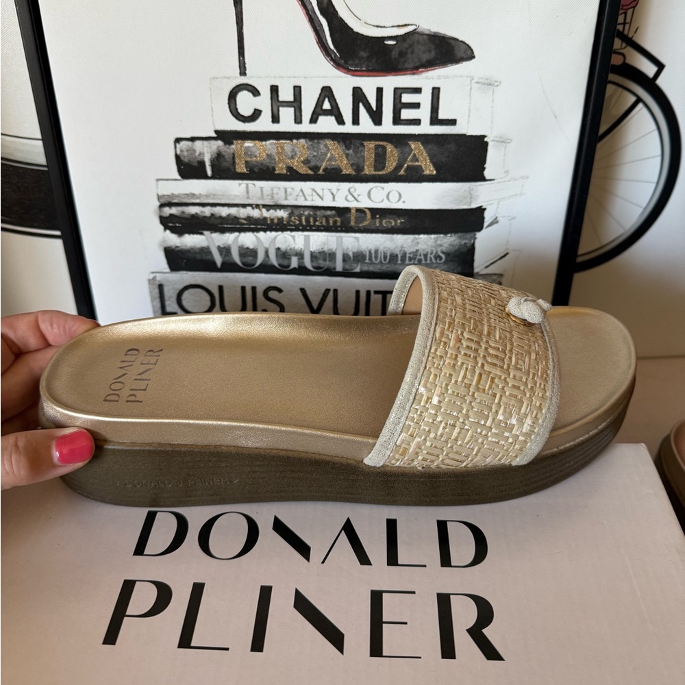 Donald Pliner Farrah Women's Wedge Sandals New - Picture 6 of 16